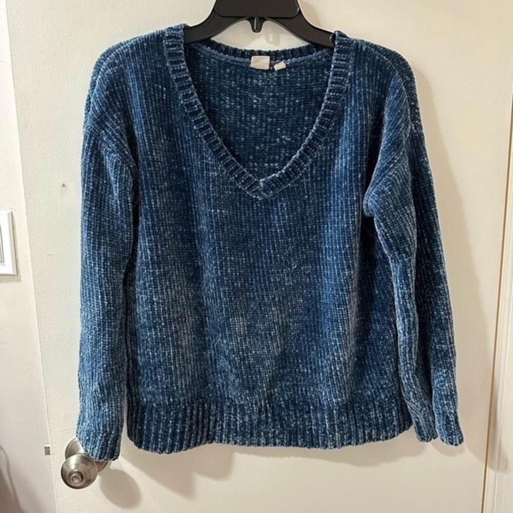 Gap Blue Super Soft Oversized Sweater XS Vneck
Condition 9/10 no flaws
